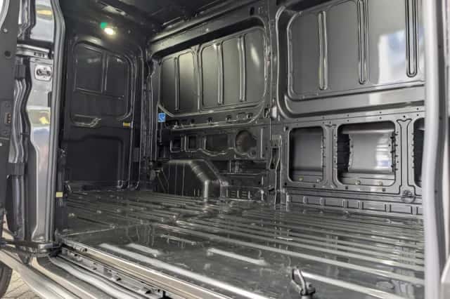 Ford Transit (2024) thumbnail 8