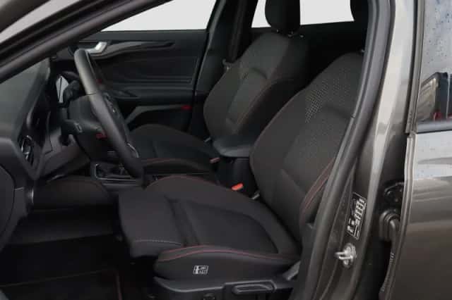 Ford Focus (2025) thumbnail 8