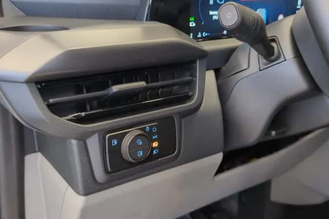 Ford Transit Custom (2025) thumbnail 11