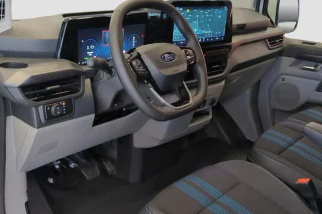Ford Transit Custom (2025) thumbnail 3