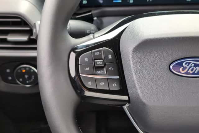 Ford E-Transit Courier (2026) thumbnail 11