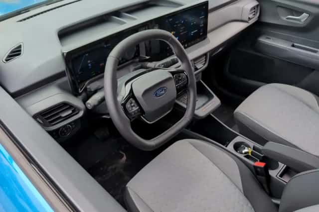 Ford E-Transit Courier (2026) thumbnail 13