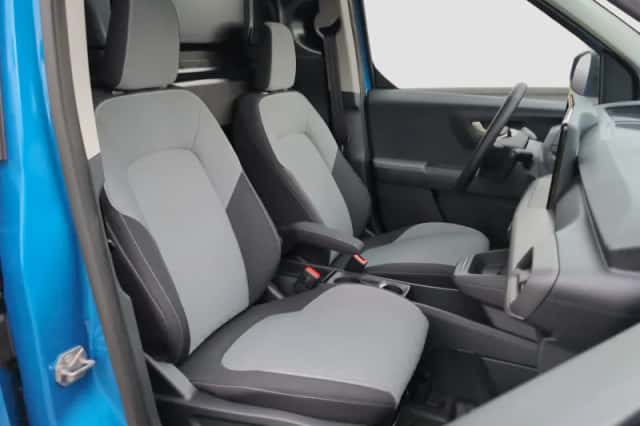 Ford E-Transit Courier (2026) thumbnail 15