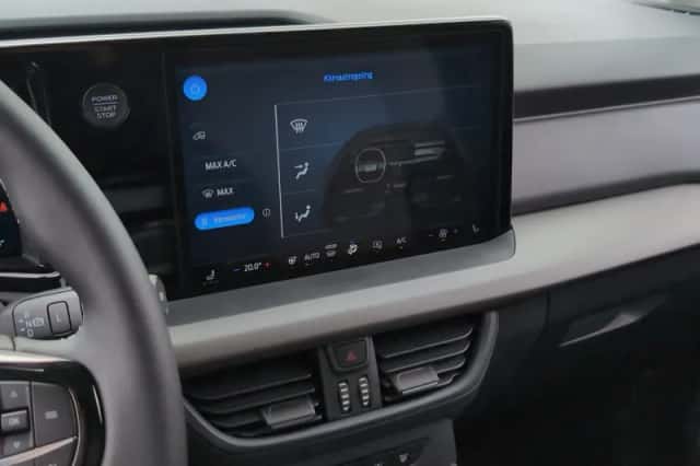 Ford E-Transit Courier (2026) thumbnail 5