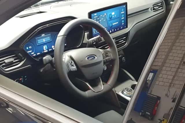 Ford Kuga (2025) thumbnail 8