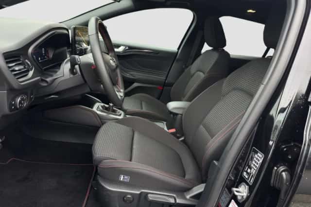 Ford Focus (2024) thumbnail 8