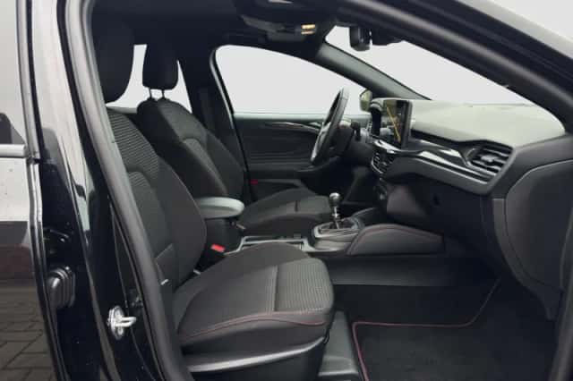 Ford Focus (2024) thumbnail 10