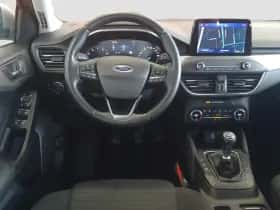 Ford Focus (2020) thumbnail 2
