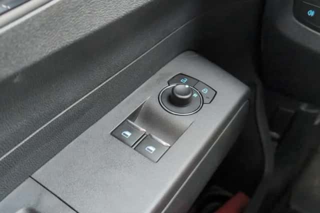 Ford Transit Courier (2024) thumbnail 12