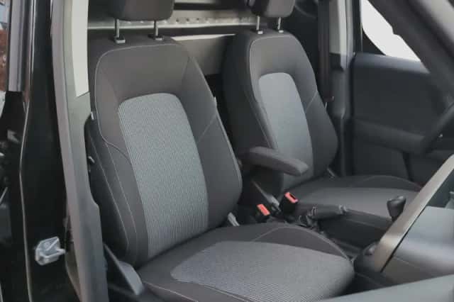 Ford Transit Courier (2024) thumbnail 17