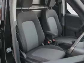 Ford Transit Courier (2024) thumbnail 17