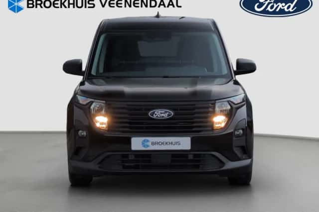 Ford Transit Courier (2024) thumbnail 25