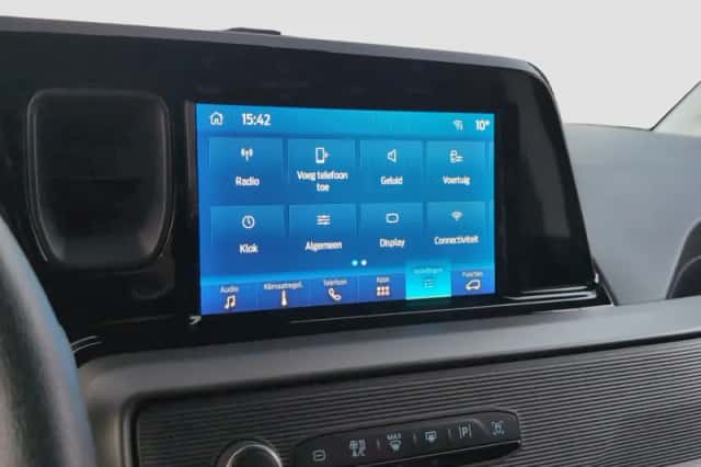 Ford Transit Courier (2024) thumbnail 6
