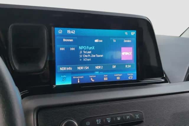 Ford Transit Courier (2024) thumbnail 7