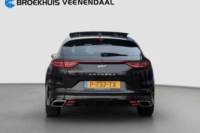 Kia Proceed (2021) thumbnail 5