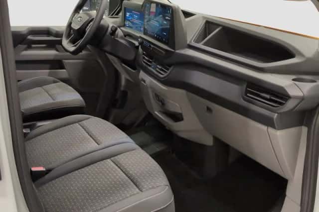 Ford E-Transit Custom (2025) thumbnail 2