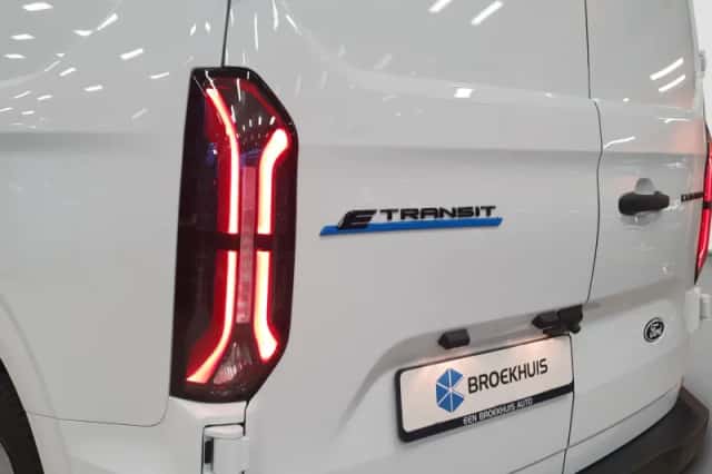 Ford E-Transit Custom (2025) thumbnail 12