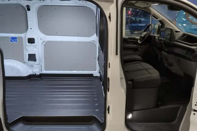 Ford E-Transit Custom (2025) thumbnail 13