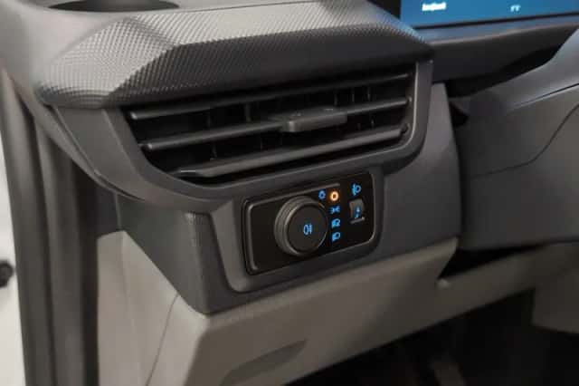 Ford E-Transit Custom (2025) thumbnail 16