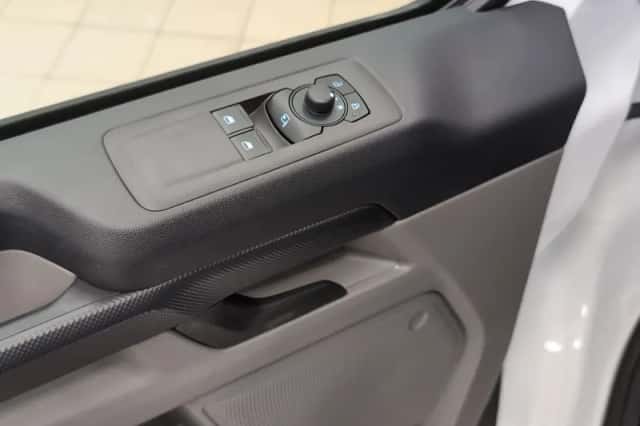 Ford E-Transit Custom (2025) thumbnail 17