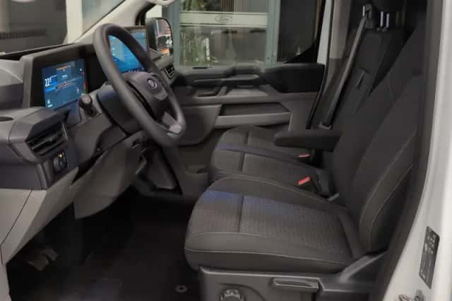 Ford E-Transit Custom (2025) thumbnail 8