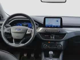 Ford Focus (2020) thumbnail 2