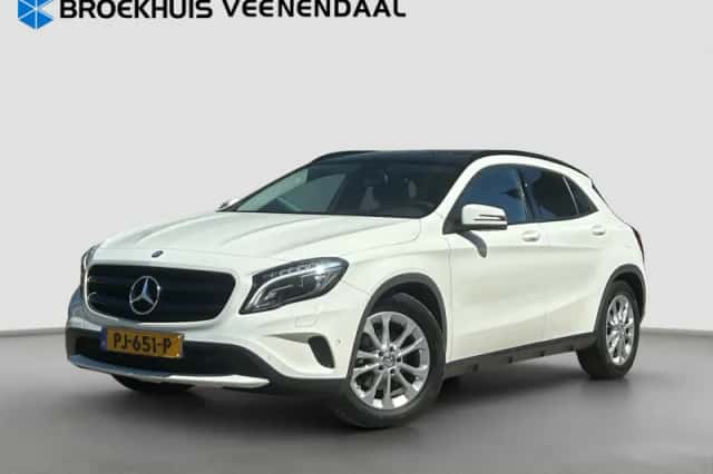 Mercedes-Benz GLA-Klasse (2014) thumbnail 1