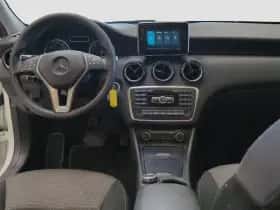Mercedes-Benz GLA-Klasse (2014) thumbnail 2