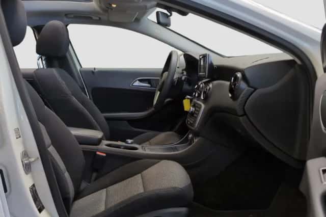 Mercedes-Benz GLA-Klasse (2014) thumbnail 11
