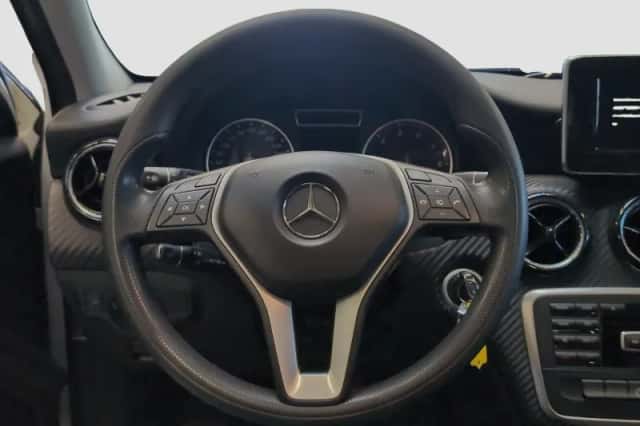 Mercedes-Benz GLA-Klasse (2014) thumbnail 13