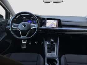 Volkswagen Golf (2021) thumbnail 2