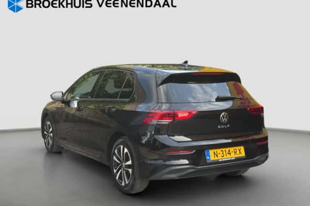 Volkswagen Golf (2021) thumbnail 3