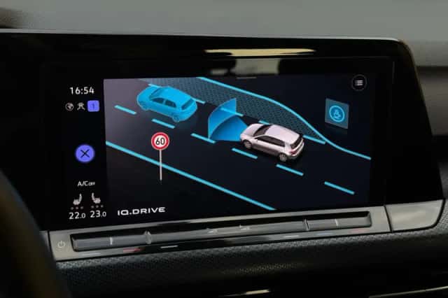 Volkswagen Golf (2021) thumbnail 24