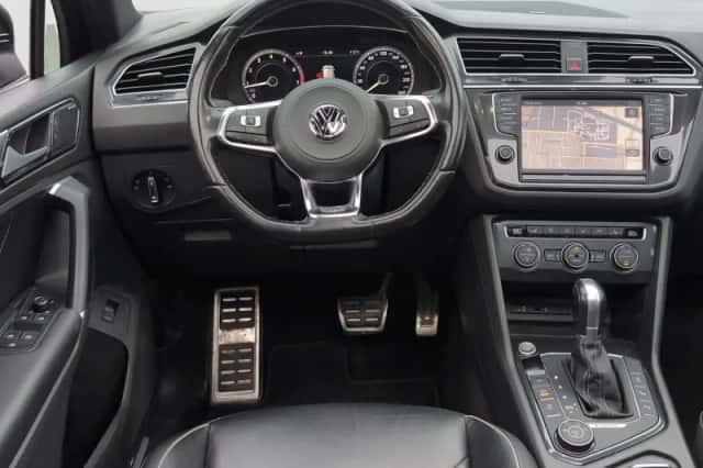 Volkswagen Tiguan (2017) thumbnail 2