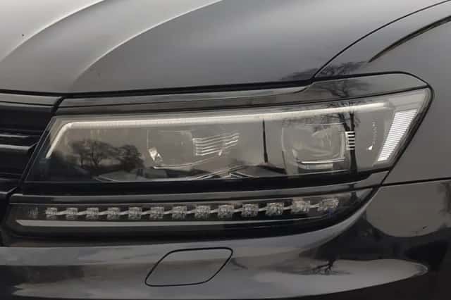 Volkswagen Tiguan (2017) thumbnail 18