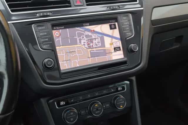 Volkswagen Tiguan (2017) thumbnail 9