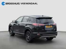 Toyota RAV4 (2017) thumbnail 3