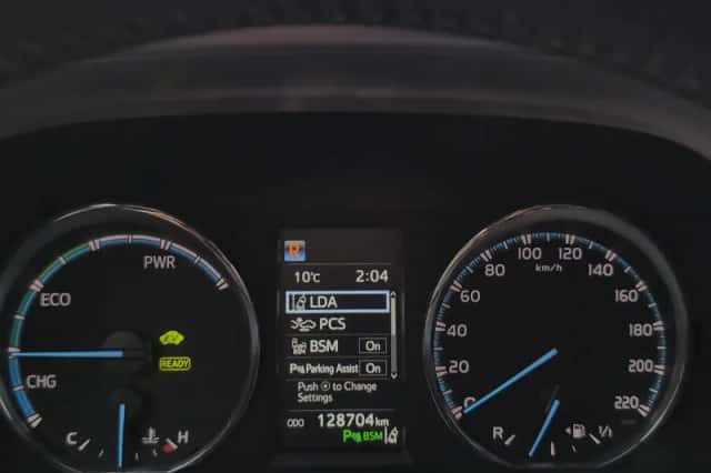 Toyota RAV4 (2017) thumbnail 22