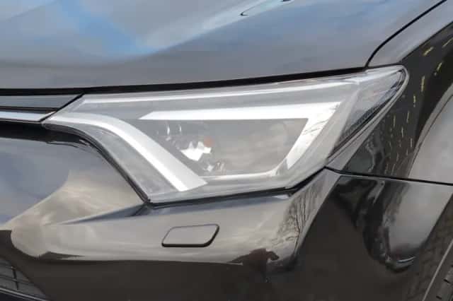 Toyota RAV4 (2017) thumbnail 23