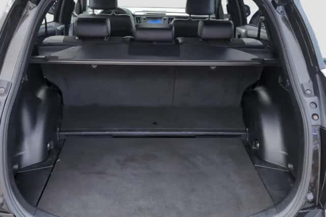 Toyota RAV4 (2017) thumbnail 24