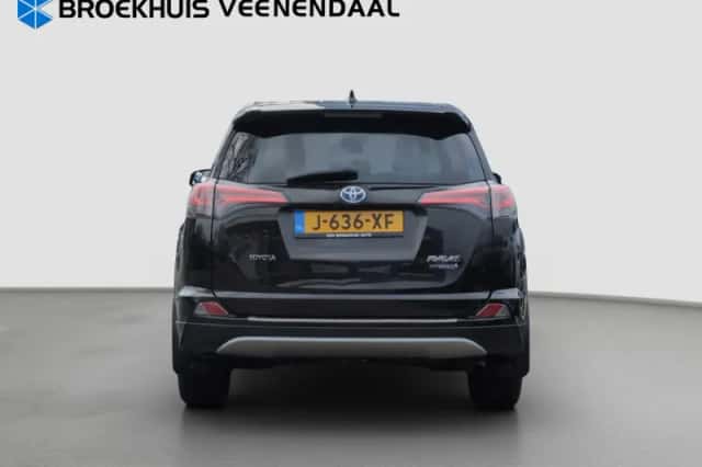 Toyota RAV4 (2017) thumbnail 5