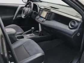 Toyota RAV4 (2017) thumbnail 9