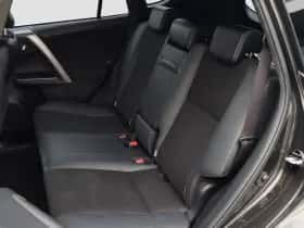 Toyota RAV4 (2017) thumbnail 10