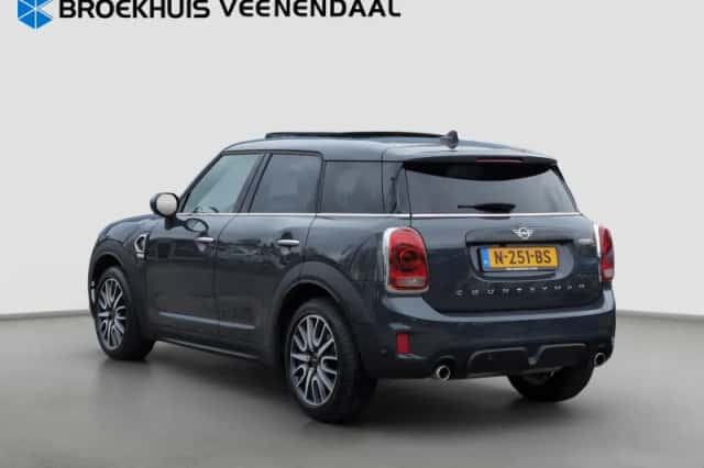 MINI Countryman (2019) thumbnail 3