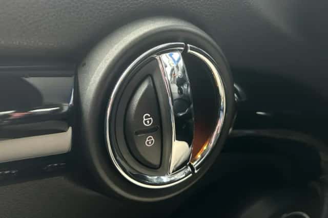 MINI Cooper S (2020) thumbnail 34