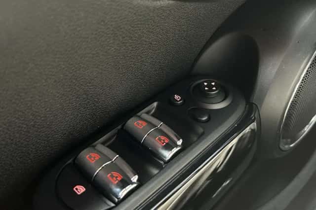 MINI Cooper S (2020) thumbnail 35
