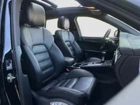 Porsche Macan (2021) thumbnail 11