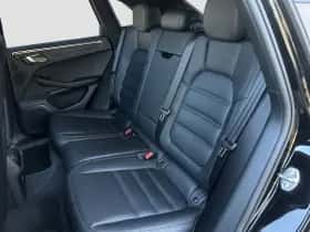 Porsche Macan (2021) thumbnail 12