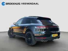 Porsche Macan (2021) thumbnail 3