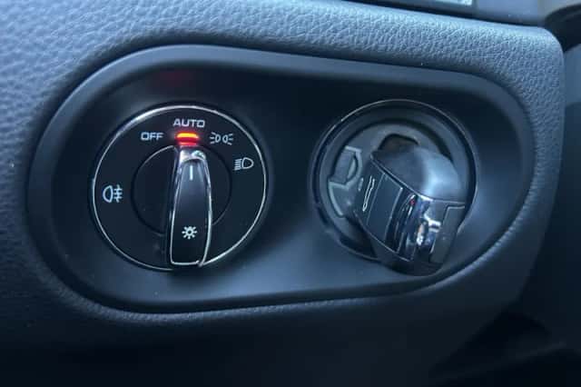 Porsche Macan (2021) thumbnail 22
